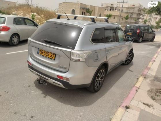 מיצובישי אאוטלנדר PHEV 4X4 הייבריד אוט' 5 מק' 2.0 (121 כ''ס) היברידי חשמל / בנזין 2015 למכירה בבית שמש