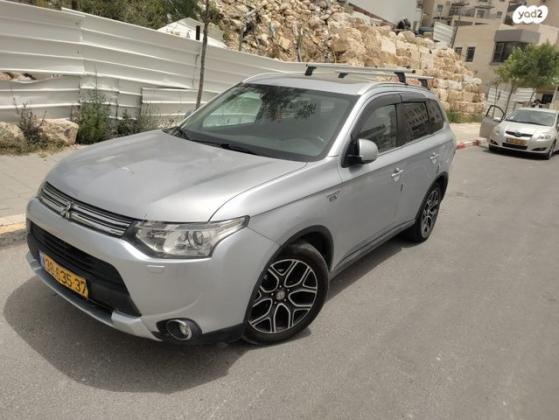 מיצובישי אאוטלנדר PHEV 4X4 הייבריד אוט' 5 מק' 2.0 (121 כ''ס) היברידי חשמל / בנזין 2015 למכירה בבית שמש