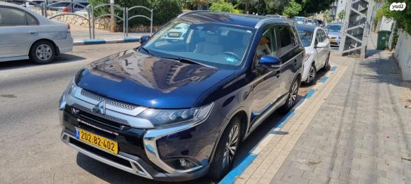 מיצובישי אאוטלנדר 4X4 Elite אוט' 7 מק' 2.0 (150 כ"ס) [2015 ואילך] בנזין 2020 למכירה ברמת גן