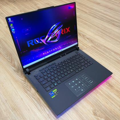 ROG STRIX SCAR 16 2023