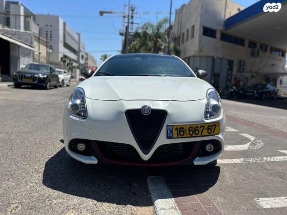 אלפא רומיאו ג'ולייטה תלתן ירוק Quadrifoglio ידני 1.7 (230 כ''ס) בנזין 2010 למכירה בראשון לציון