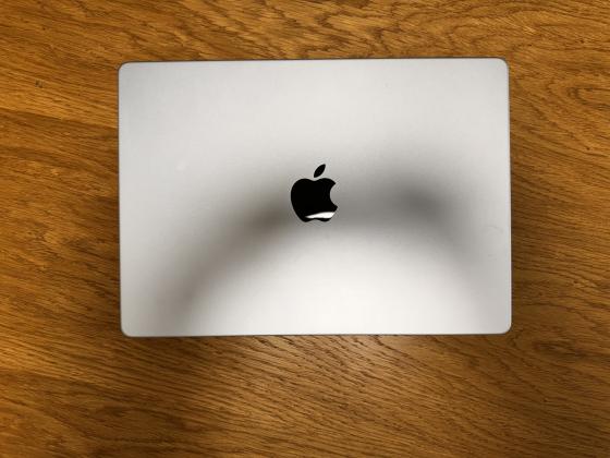 Apple MACBOOK PRO