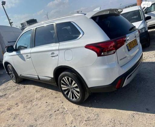 מיצובישי אאוטלנדר Premium אוט' 7 מק' 2.0 (150 כ''ס) בנזין 2019 למכירה בציפורי