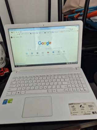 מחשב נייד דגם ASUS X540L בצבע לבן