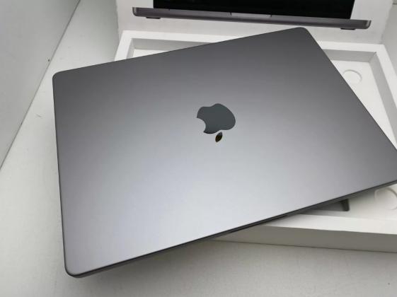 Apple MACBOOK PRO