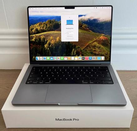 Apple MACBOOK PRO