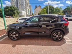 וולוו XC40 4X2 Inscription Expression פלאג-אין אוט׳ 1.5 (262 כ״ס) פלאג-אין