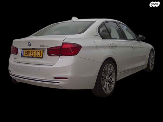 ב מ וו סדרה 3 Exclusive 330e פלאג-אין אוט׳ 4 דל 2.0 (252 כ״ס) פלאג-אין בנזין 2019 למכירה ב