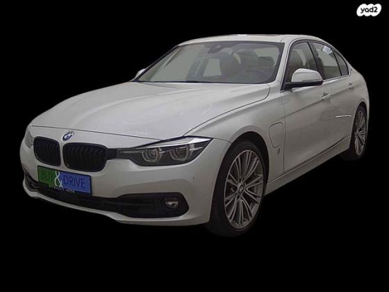 ב מ וו סדרה 3 Exclusive 330e פלאג-אין אוט׳ 4 דל 2.0 (252 כ״ס) פלאג-אין בנזין 2019 למכירה ב